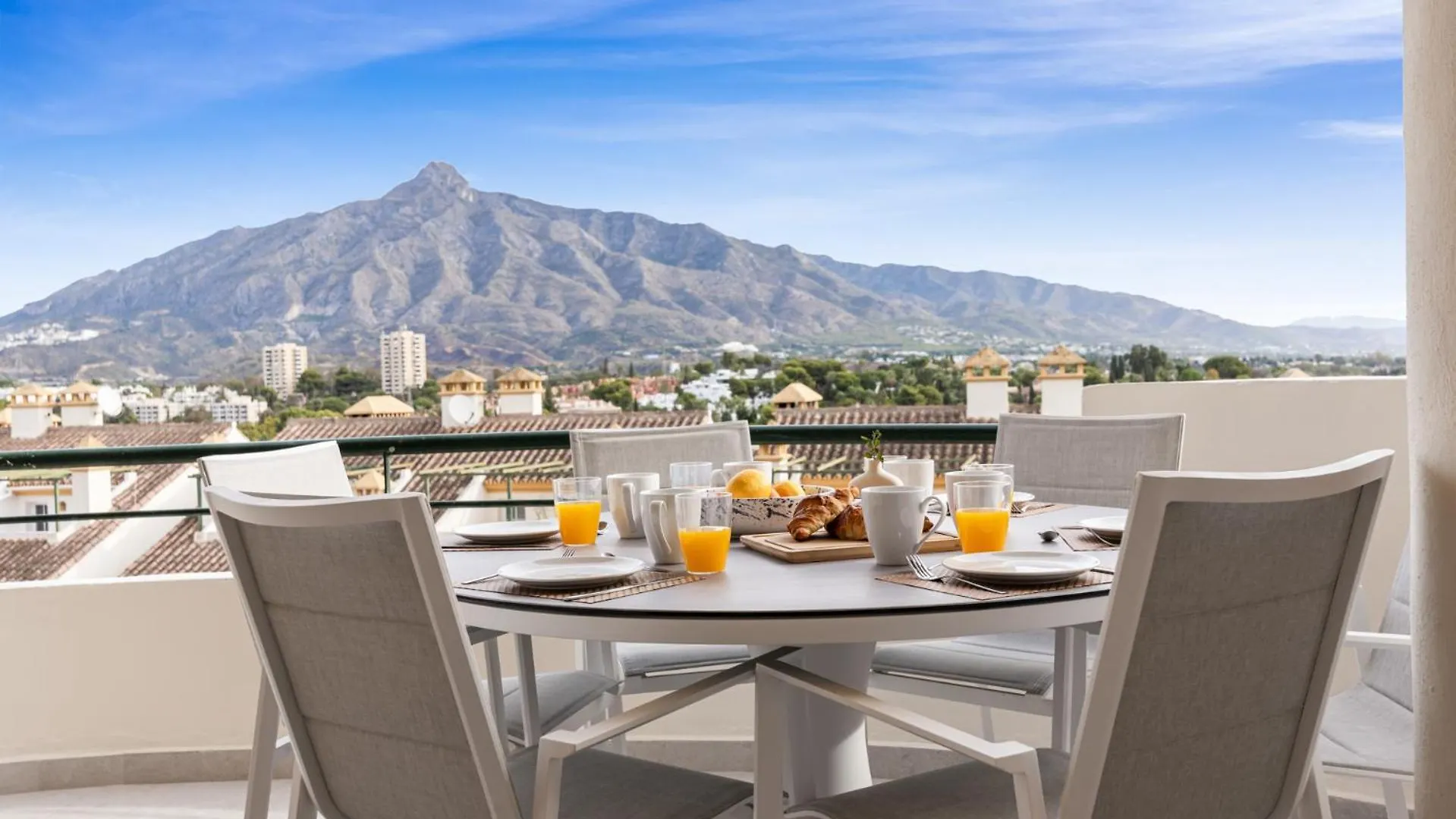 Senorio De Aloha Apartment Marbella